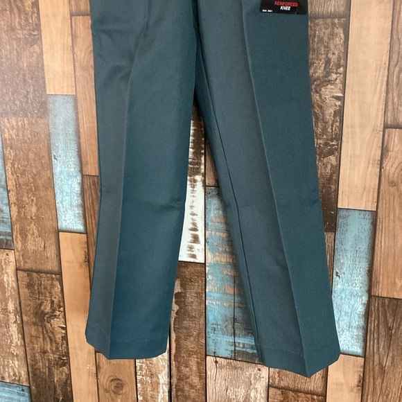 Boys 6/7 bear T-shirt with green dickies - Picture 6 of 14